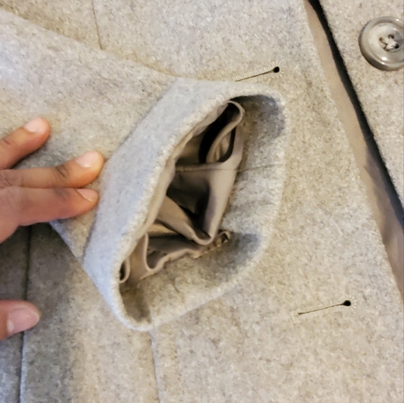 London fog taupe coat in Petite small in super great condition. Neutral coat - Picture 6 of 9